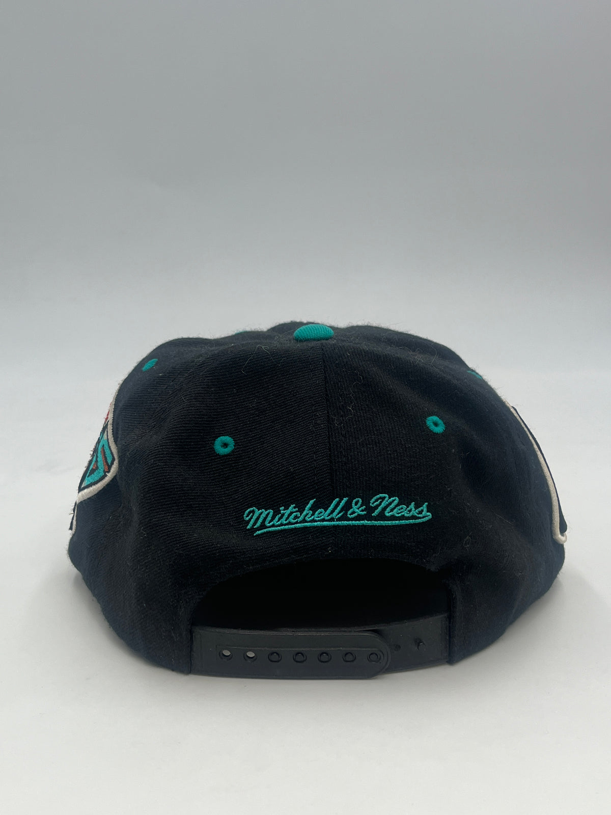 Vancouver Grizzlies Mitchell and Ness Snapback